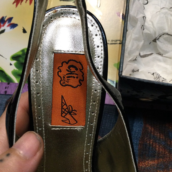 Women's Oxi by Falc Heels Size 6.5W Black and Gold - Picture 6 of 7